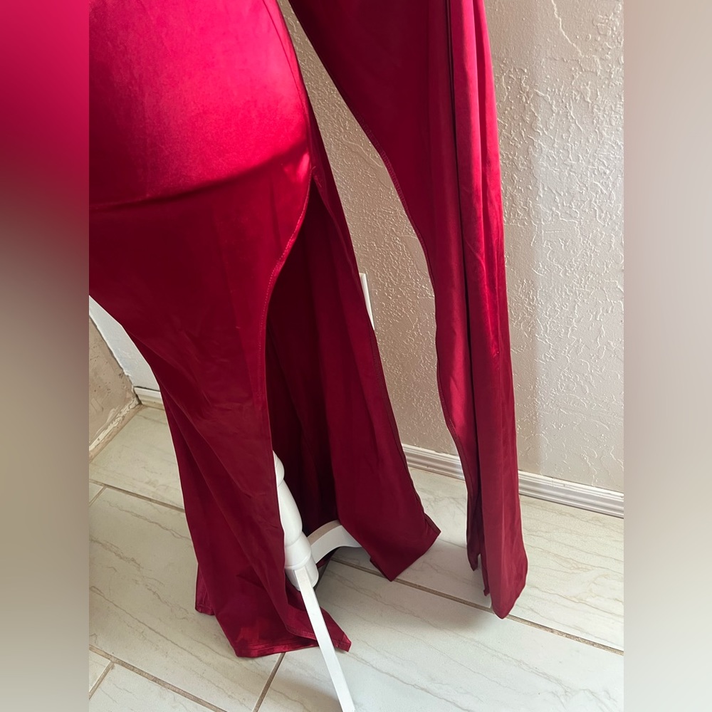SLIT THIGH DRAPED SIDE BUSTIER SATIN BURGUNDY DRESS - Picture 4 of 13